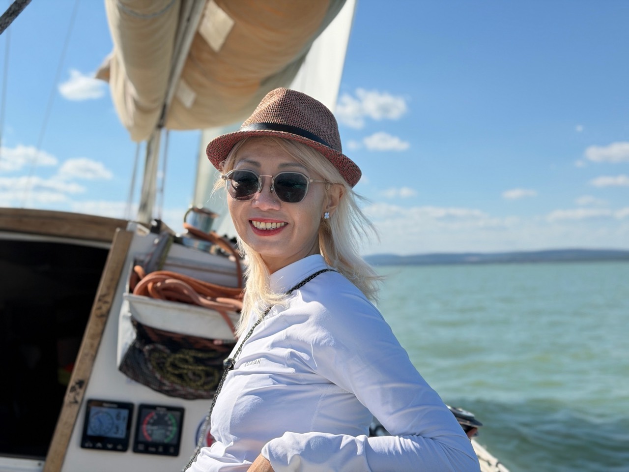 Vitorlázás a Balatonon a Jackpot fedélzetén